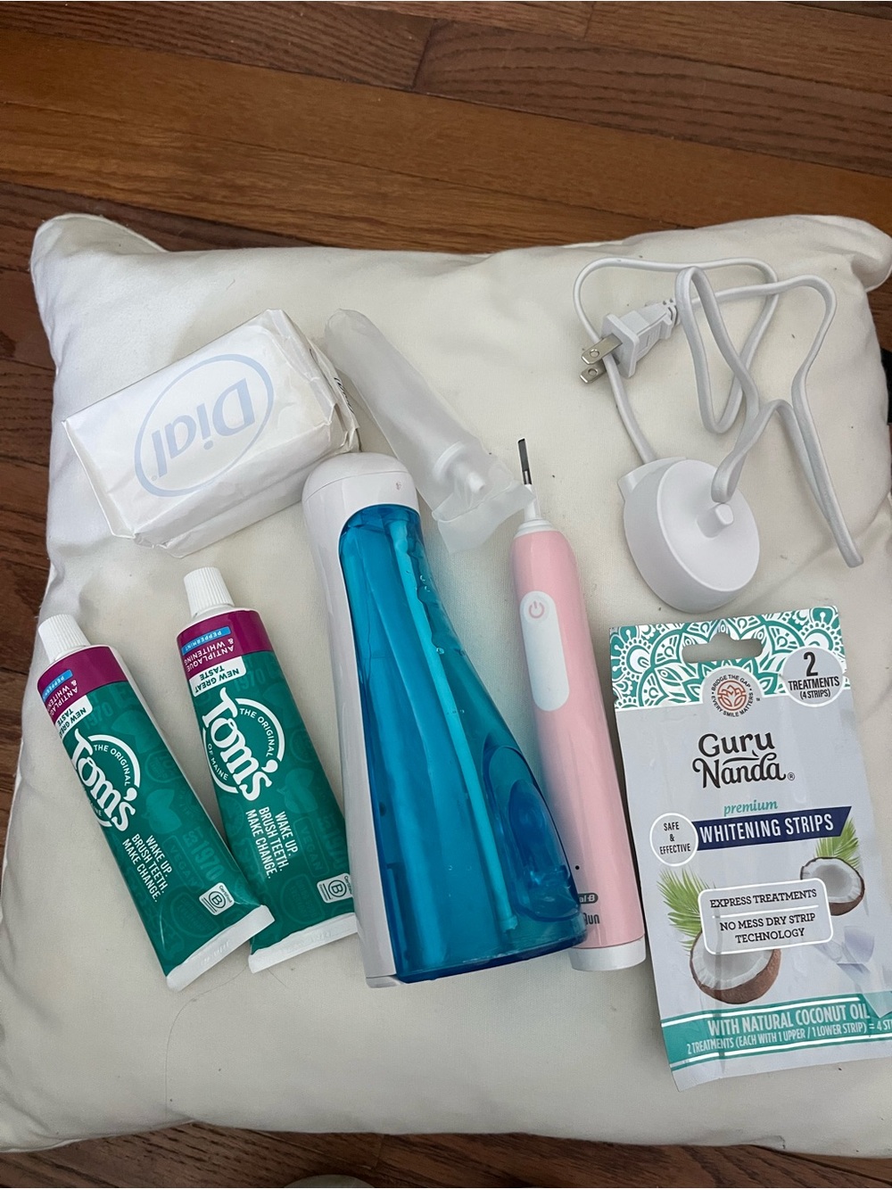 Dental 🦷 and Hygiene Set! Water pick, 2 Electric Toothbrush units, Toothpaste